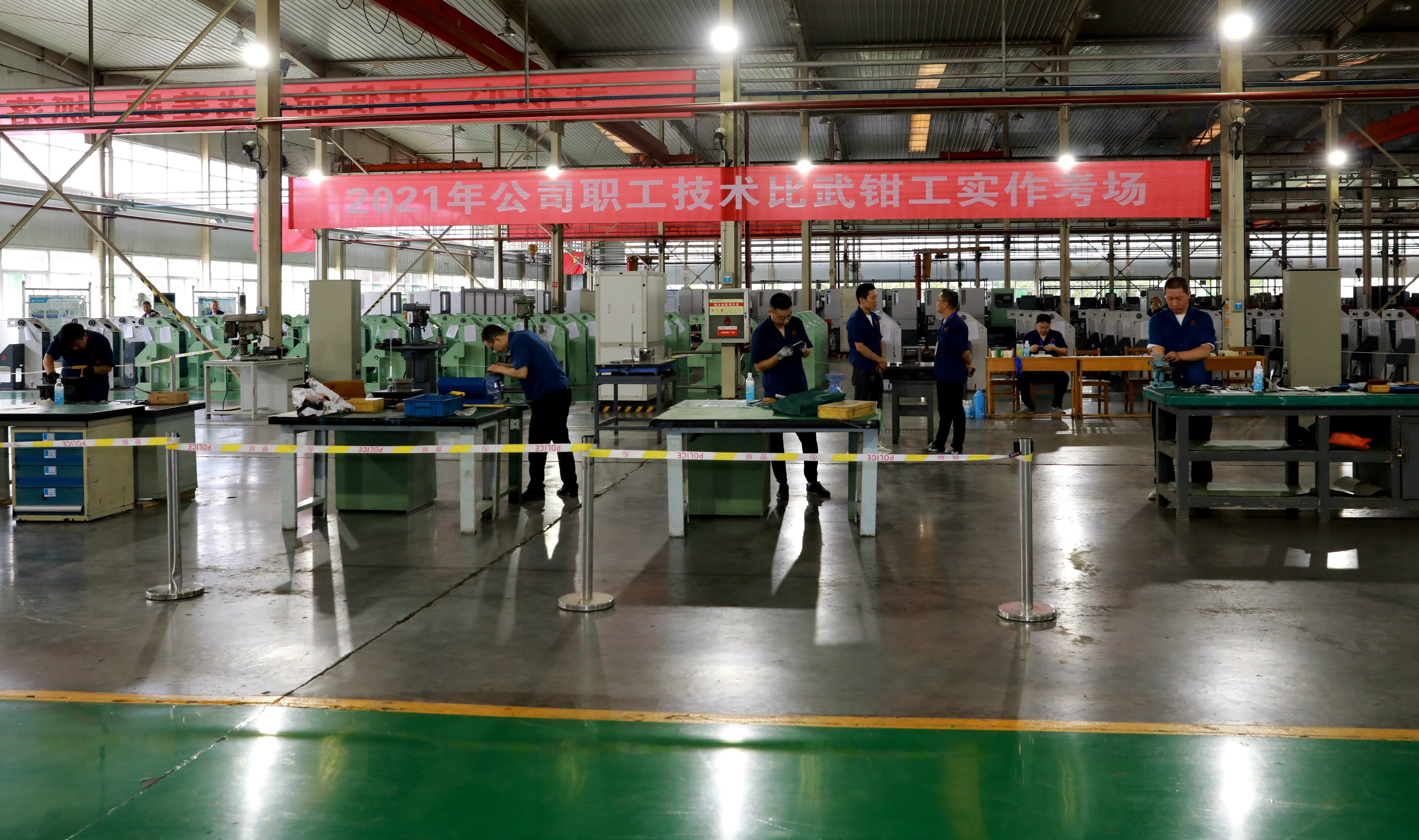 經緯智能公司開展職工技術比武.jpg 經緯智能公司開展職工技術比武.jpg